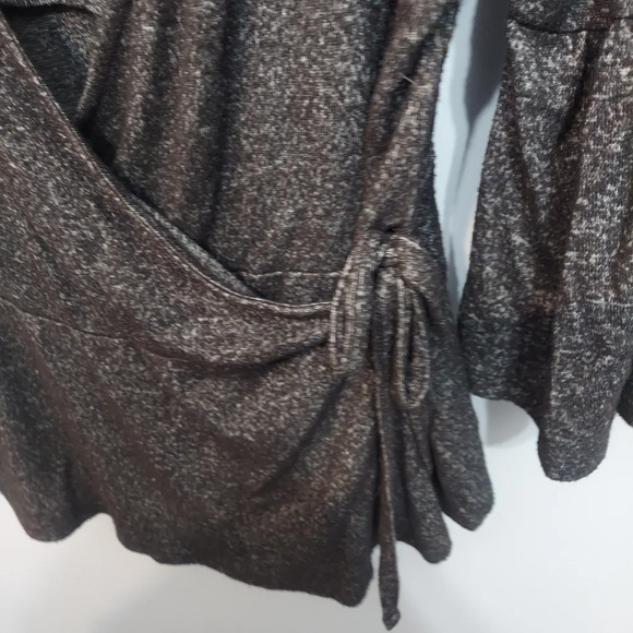 Maurice’s wrap sweater gray bell sleeves adjustable XL soft - Picture 4 of 9